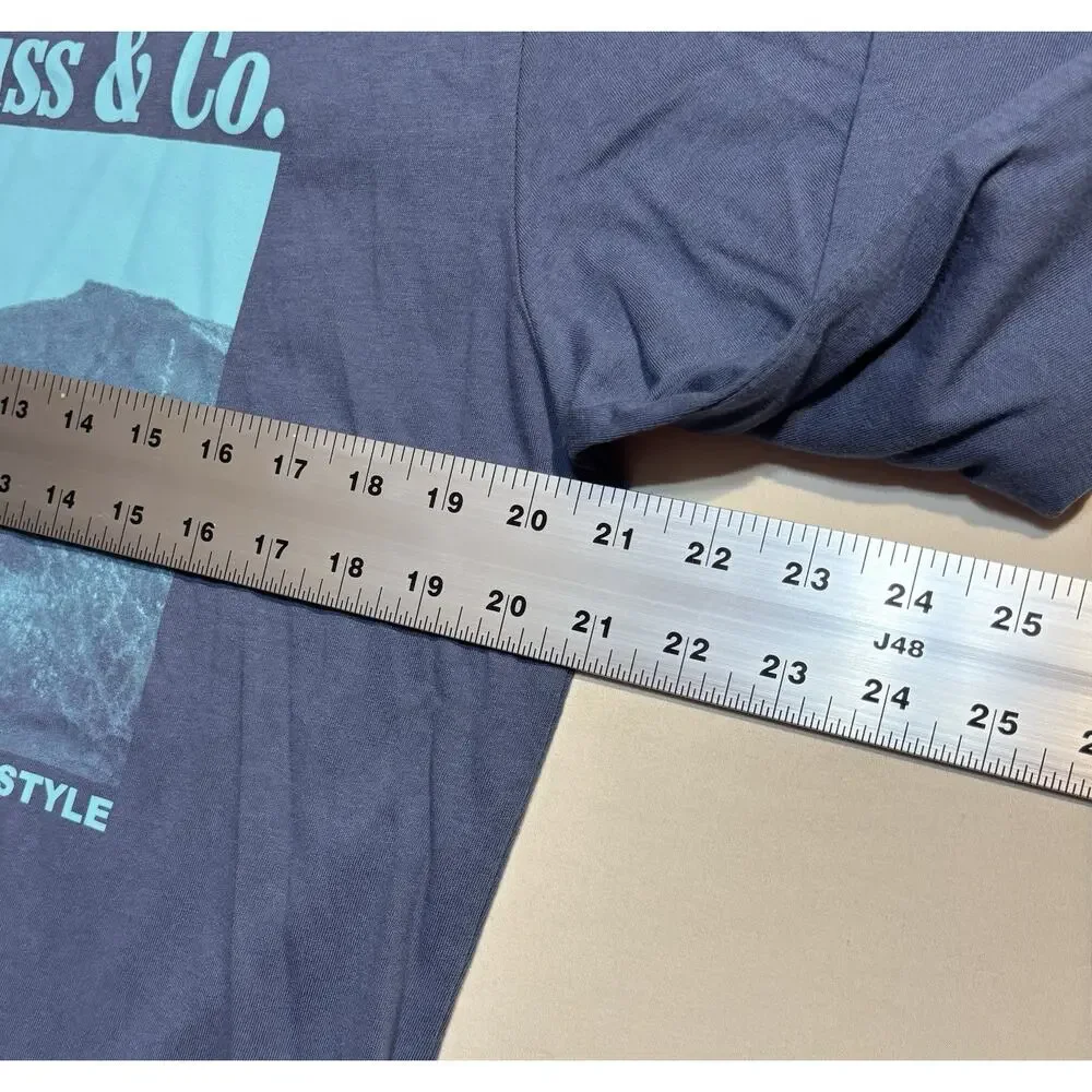 Levi’s Relaxed Fit Long Sleeve Graphic T Shirt Blue Men’s Medium NWT
